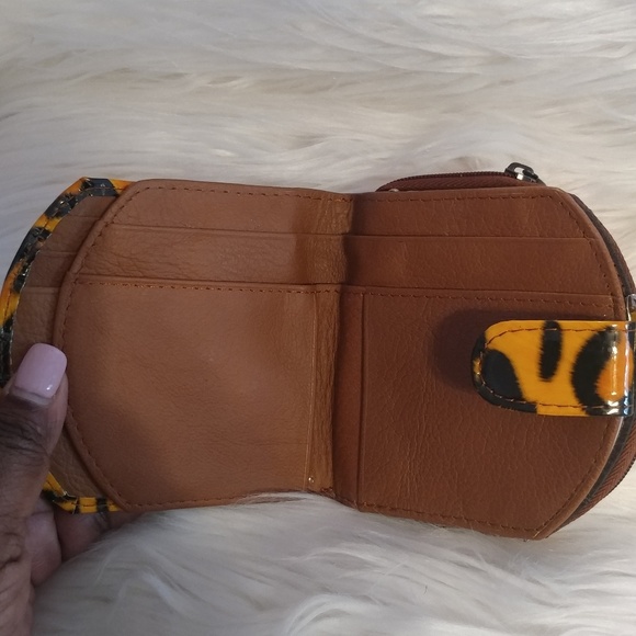 Ladies Patent Leather Imperial Horse Wallet Purse - Picture 2 of 4